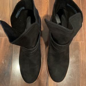 UGG Elora Ankle booties